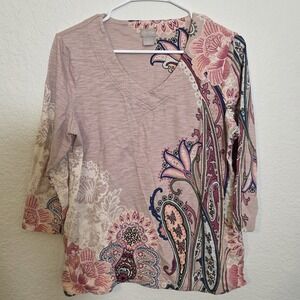 Chicos Light Pink Asymmetrical Floral Pattern V Neck 3/4 Sleeve Blouse Sz Medium